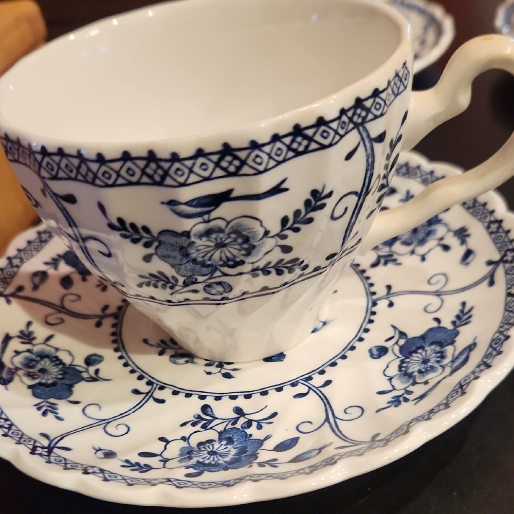 Johnson Brothers Indies Blue and White Floral Tea Cup Set - Picture 2 of 6